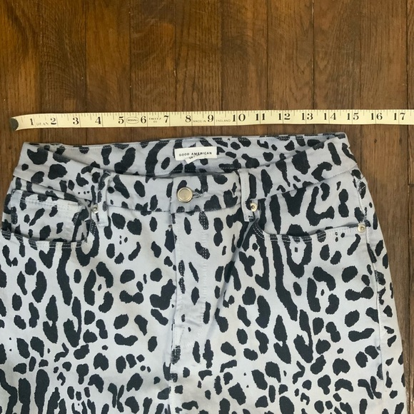 Good American Black and Gray Animal Print Jeans - Picture 7 of 10